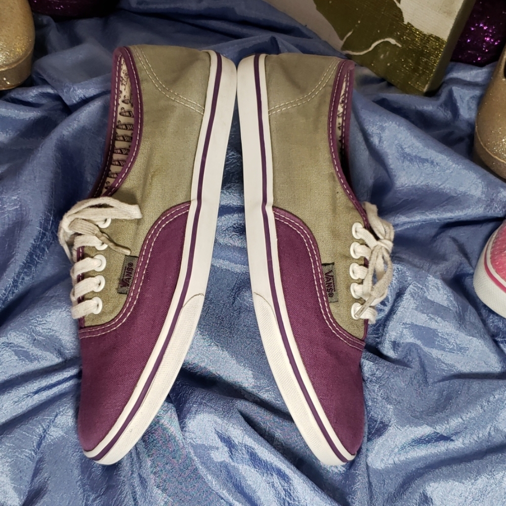 8.5 purple & gray Vans - Picture 5 of 6